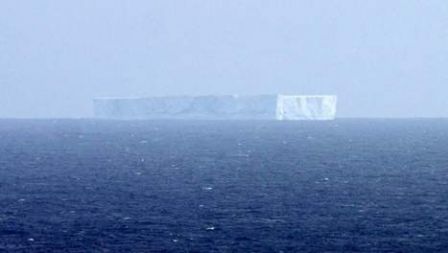 Iceberg_a_la_derive_en_Nouvelle_Zelande_02.jpg