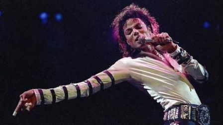 Michael_Jackson_-_La_vie_de_Michael_Jackson_version_Cirque_du_Soleil.jpg