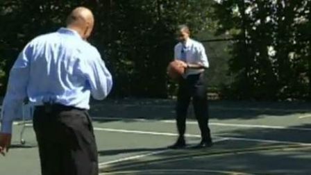 Quand_Obama_se_frotte_a_un_champion_de_la_NBA.jpg